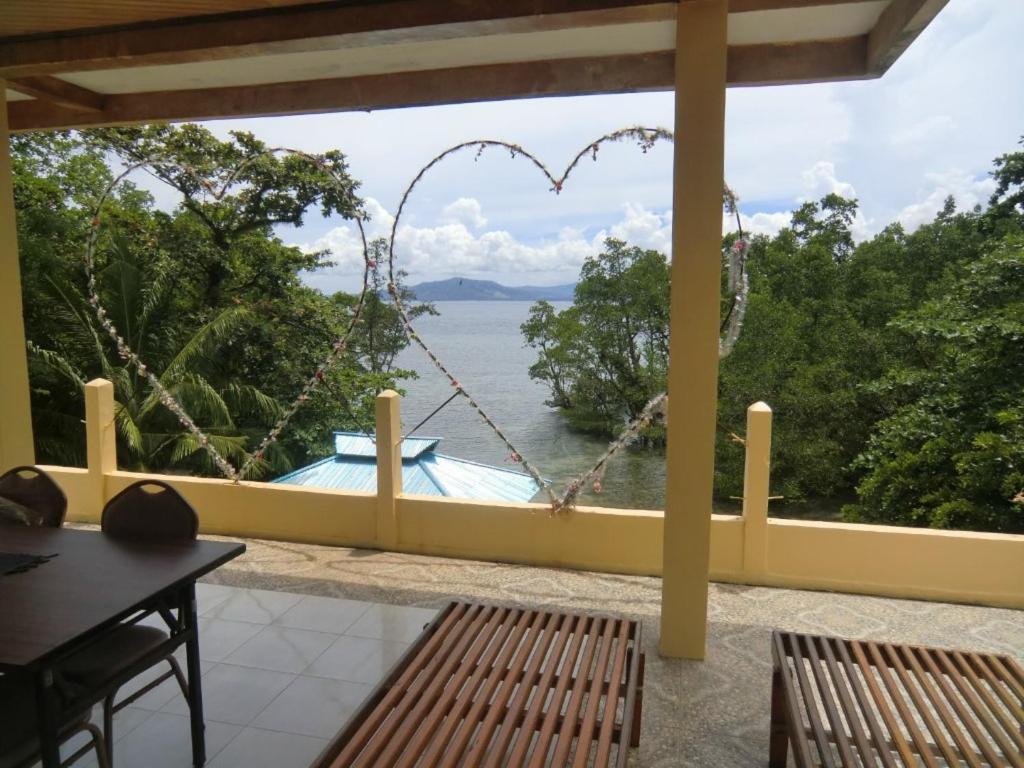 Bunaken Sea Garden Resort Exterior photo